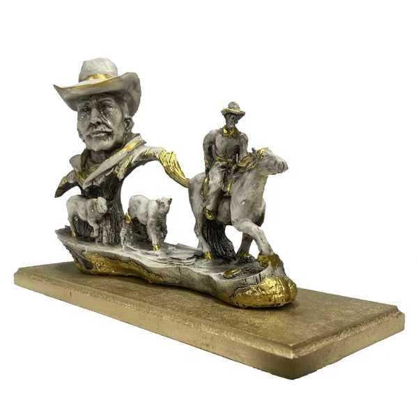 Golden_Abstract_Man_With_Horse_Table_Decor
