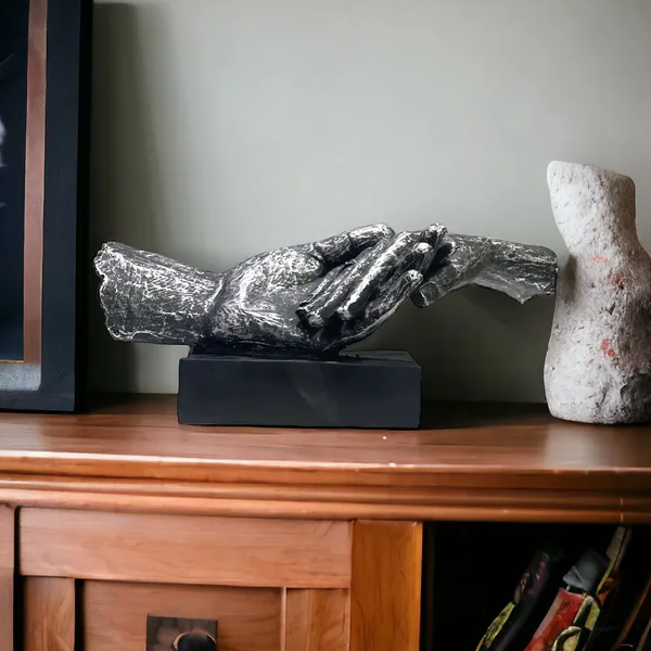 Black_Wedding_Proposal_Engagement_Couples_Holding_Hand_In_Hand_Statue