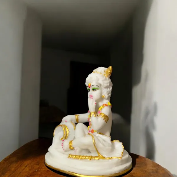 Off_White_&_Golden_Makhan_Chor_Marble_Krishna_Statue