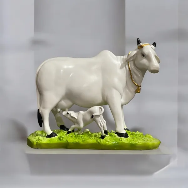 White_Kamdhenu_Cow_And_Calf_Statue