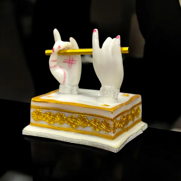 Off_White_&_Golden_Lord_Krishna_Hand_Idols_With_Flute_Figurine_|Classical_Showpiece_For_Decor_Wedding_Tabletop_Corporate_Gift_Purposes