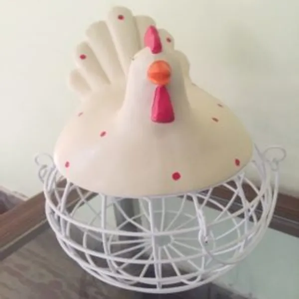 White_Rooster_Hen_Basket_For_40_Eggs_Capacity