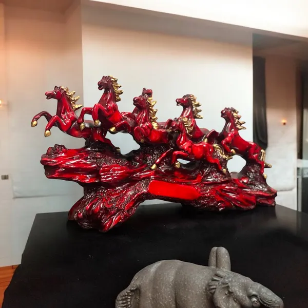 Red_Seven_Running_Victory_Horses_Resin_Showpiece_The_Majestic_Seven_Horses