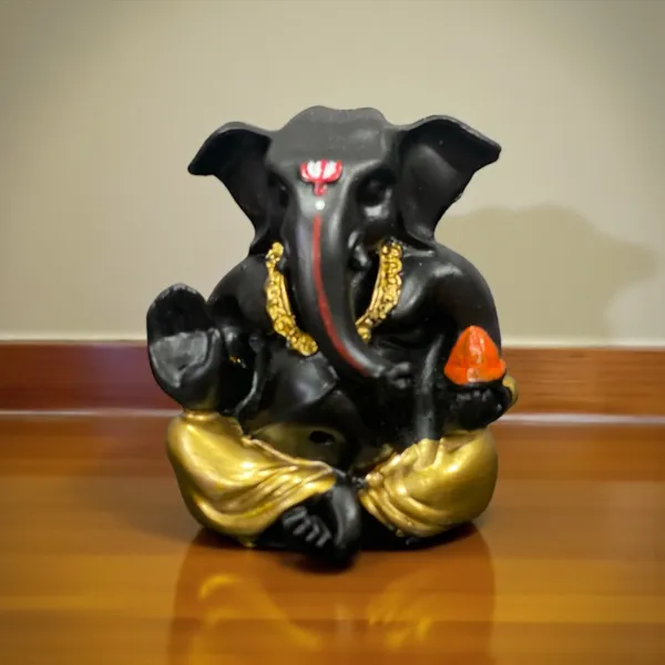 Black_&_Golden_Small_Lord_Ganesh_Idol_Best_For_Car_Dashboard_Gifting_Office_Home_Puja_Decor