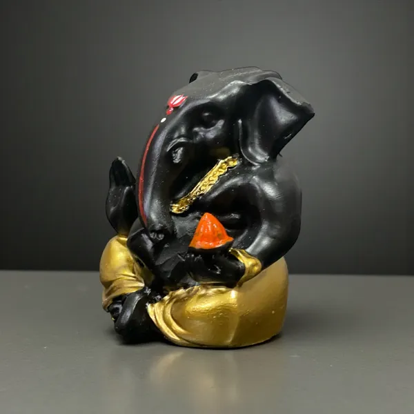 Black_&_Golden_Small_Lord_Ganesh_Idol_Best_For_Car_Dashboard_Gifting_Office_Home_Puja_Decor