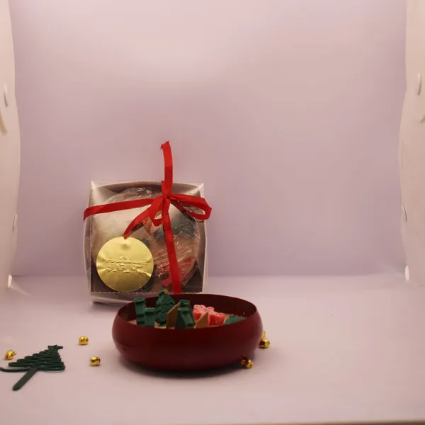 Christmas_red_urli(Christmas_forest)Premium_Soy_Wax_Candle_|_Home_Fragrance_&_Wellness_Aroma