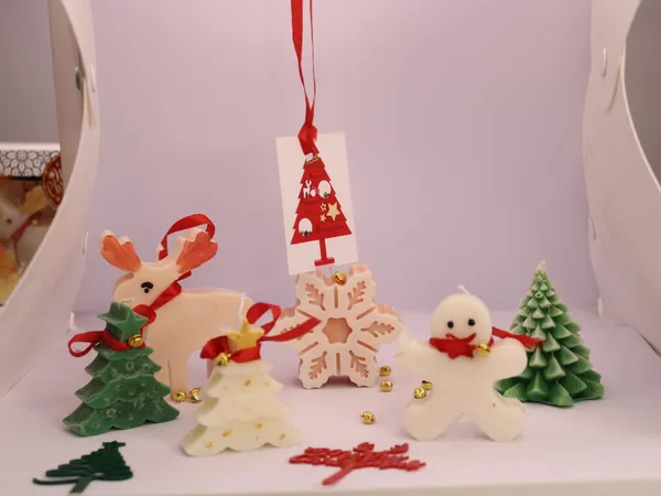 Ginger_bread_man(Christmas_jingle)_(various_designs_and_colours_available)Premium_Soy_Wax_Candle_|_Home_Fragrance_&_Wellness_Aroma