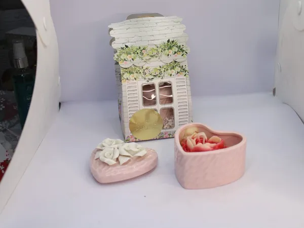 Pink_heart_ceramic_jar(jasmine)Soy_Wax_Candle_|_Home_Fragrance_&_Wellness_Aroma