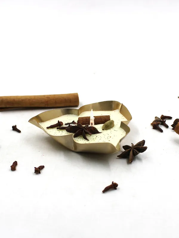 Three_leaf_urli(_Patchouli_)Candle_For_Home,Office,Living_Room