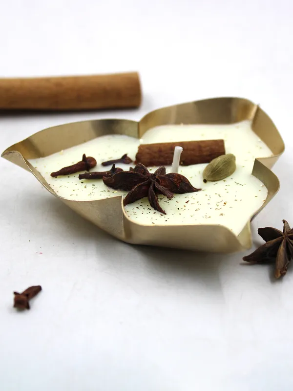 Three_leaf_urli(_Patchouli_)Candle_For_Home,Office,Living_Room