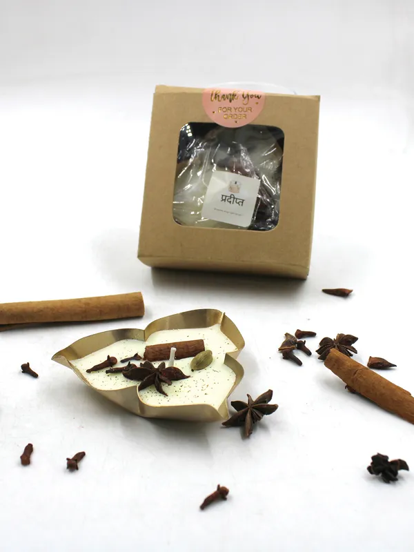 Three_leaf_urli(_Patchouli_)Candle_For_Home,Office,Living_Room