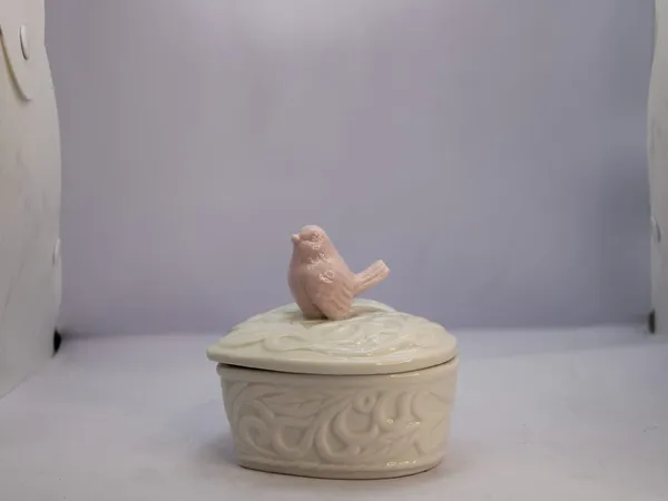 White_heart_ceramic_jar_(rose)Premium_Soy_Wax_Candle_|_Home_Fragrance_&_Wellness_Aroma