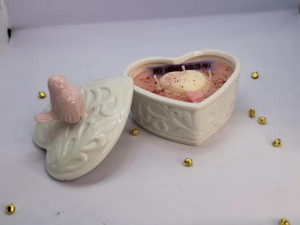 White_heart_ceramic_jar_(rose)Premium_Soy_Wax_Candle_|_Home_Fragrance_&_Wellness_Aroma