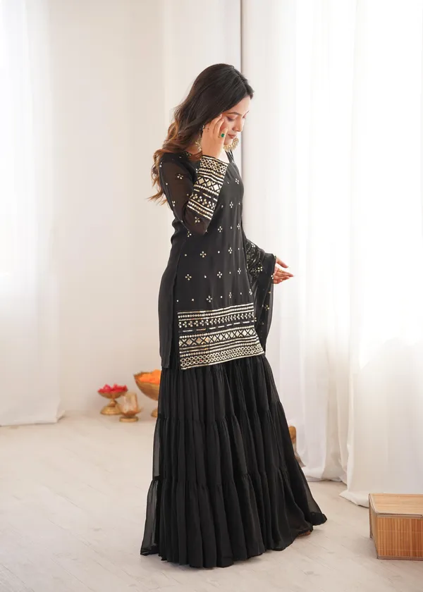 Midnight_Mirror_Elegance
