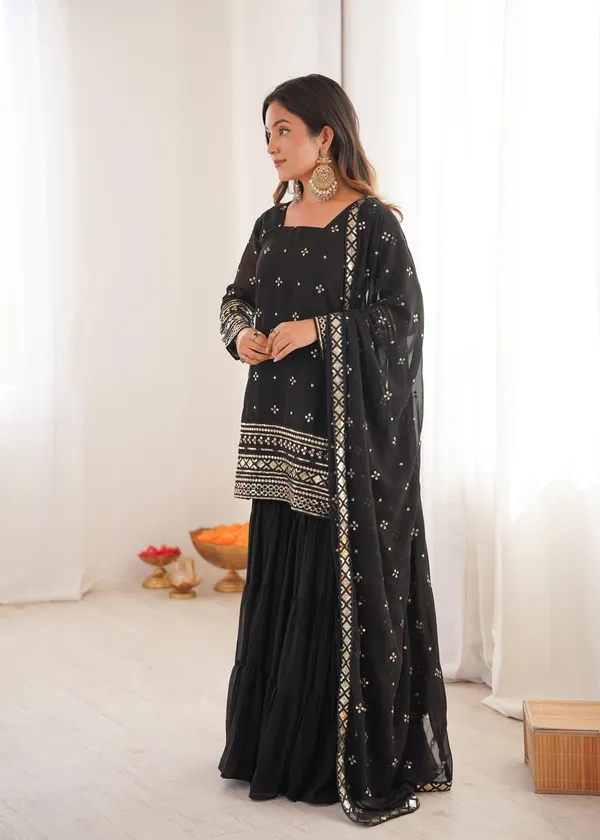 Midnight_Mirror_Elegance