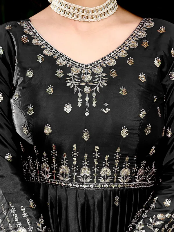 Shadow_Royale_Gown