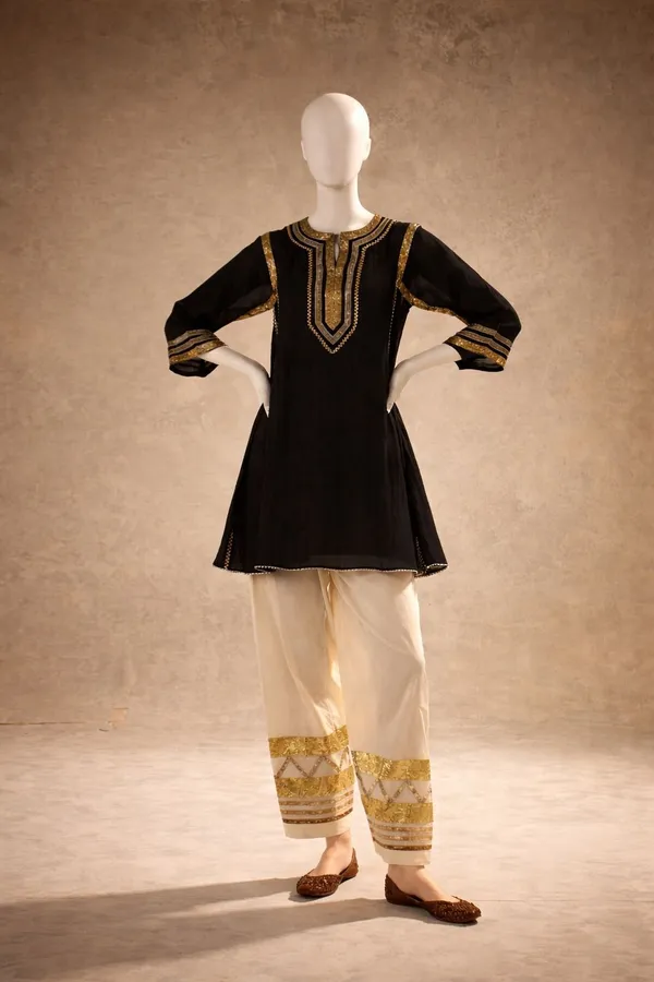 Black_&_Gold_Chanderi_Co-ord_Set