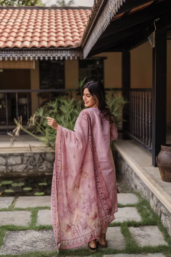 Blush_Jacquard_Kurti_Dupatta_Set