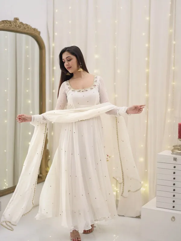 Ivory_Glow_Gown