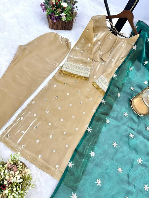 Champagne_Emerald_Silk_Set