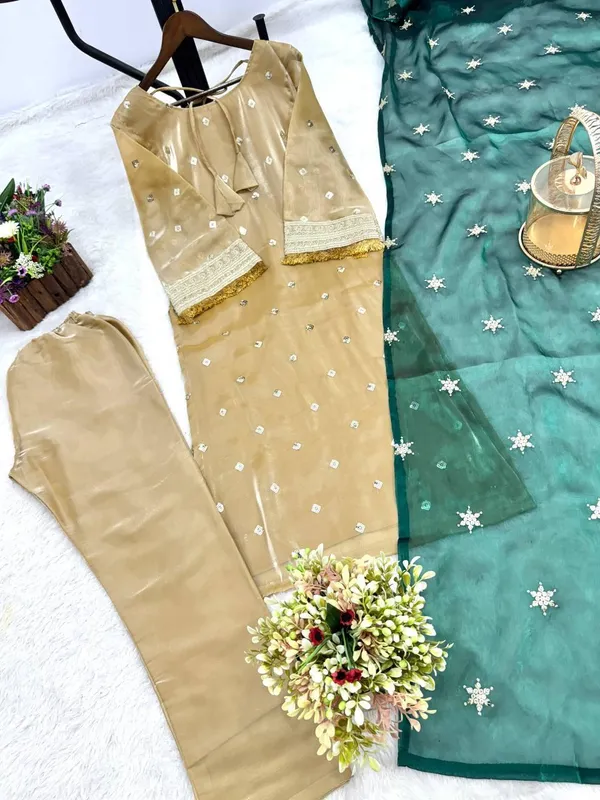 Champagne_Emerald_Silk_Set