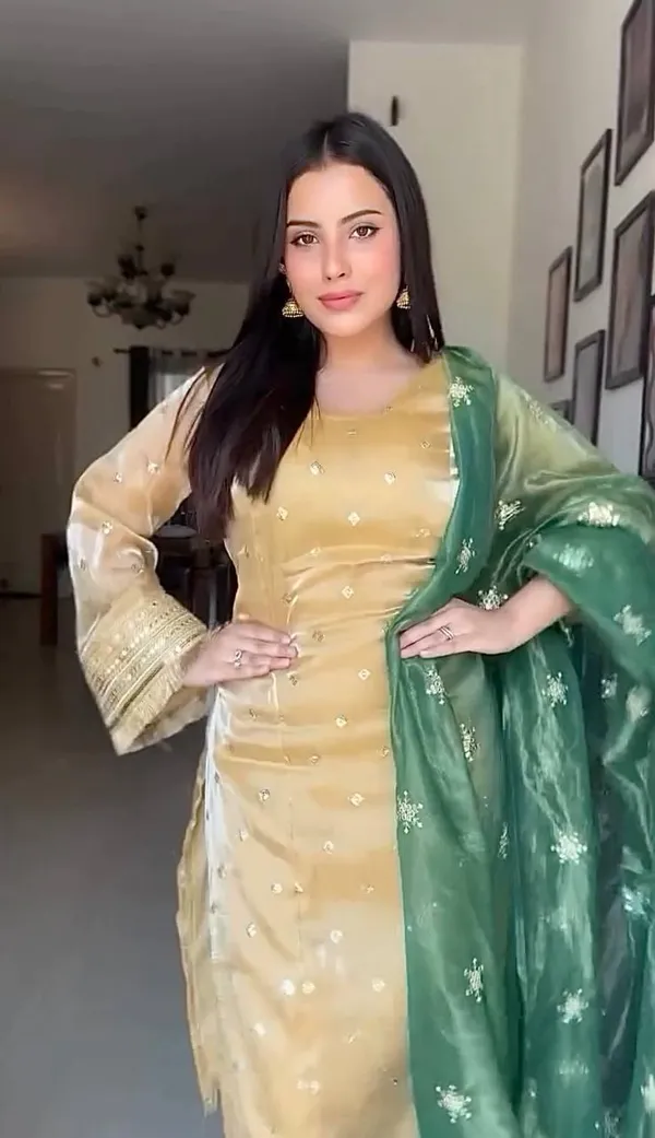 Champagne_Emerald_Silk_Set