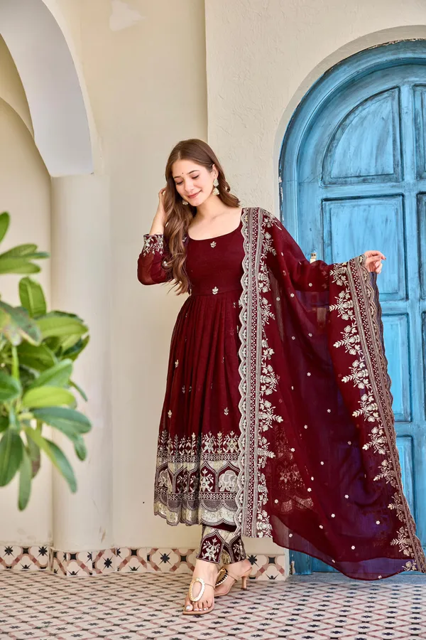 Crimson_Heirloom_Anarkali_Set