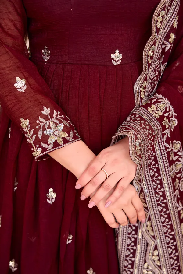 Crimson_Heirloom_Anarkali_Set
