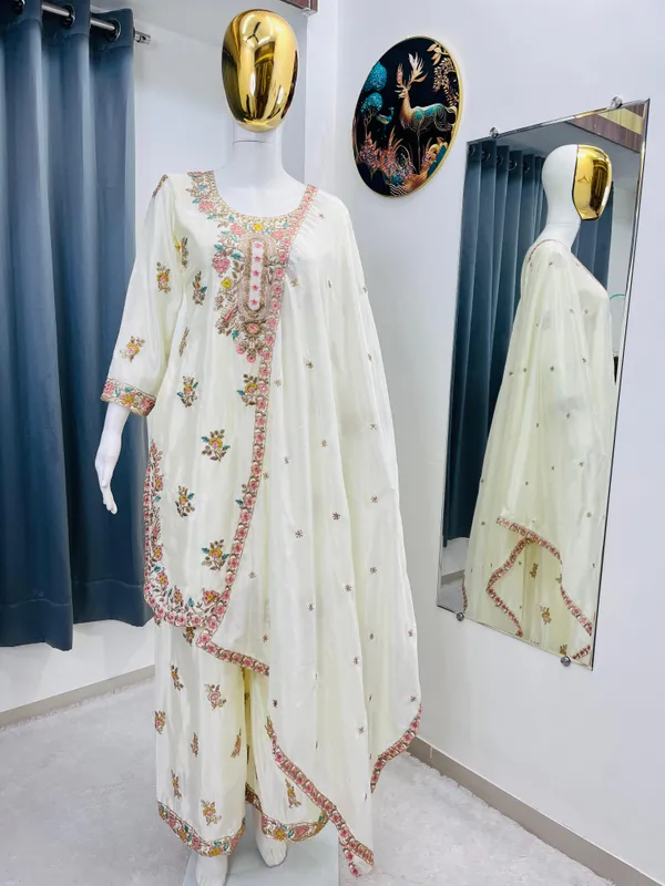 Ivory_Gulnaar_Chinon_Set
