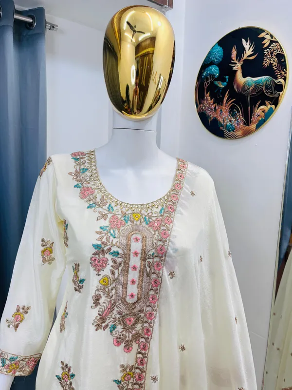 Ivory_Gulnaar_Chinon_Set
