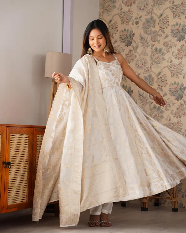 Ivory_Noor_Banarasi_Anarkali_Set