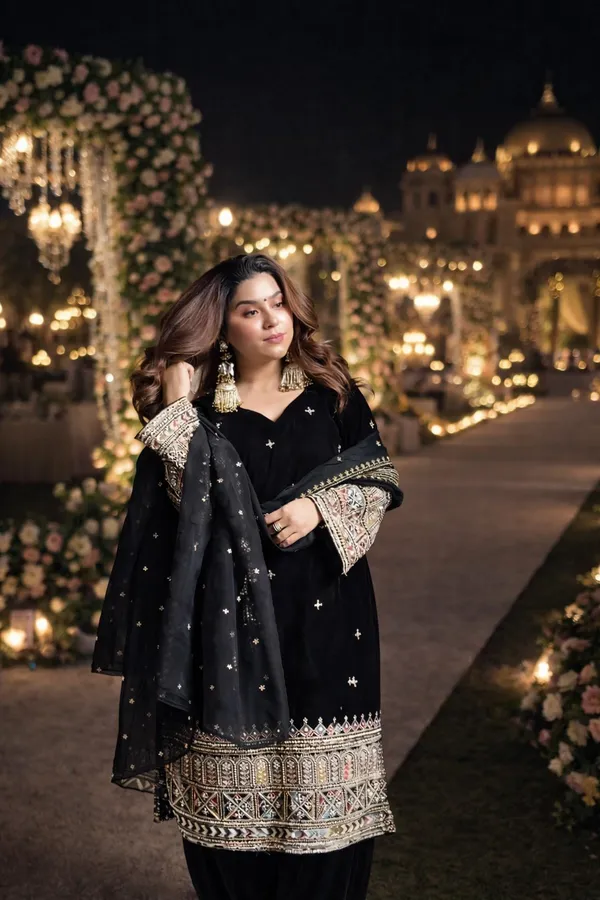 Noir_Ziya_Velvet_Suit_Set