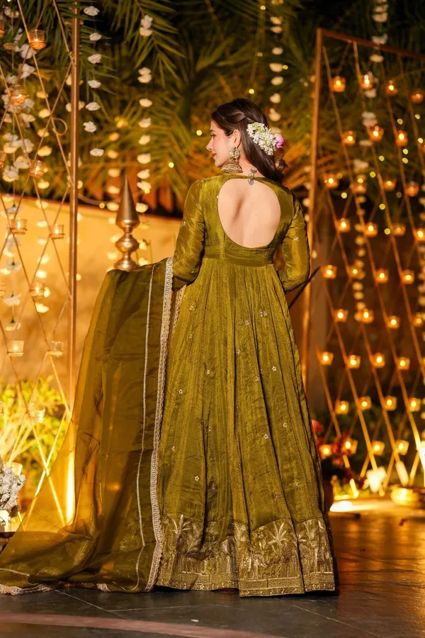 Noorani_Olive_Statement_Anarkali_Suit