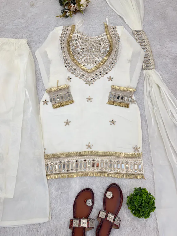 Noore_Ivory_??Mirrorwork_Palazzo_Set