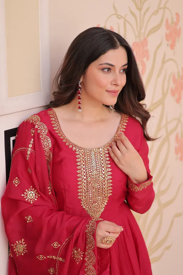 Rani_Embroidered_Georgette_Gown_For_Women