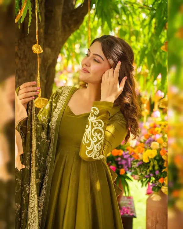Henna_Green_Shimmery_Festive_Gown_With_Palazzo_For_Women