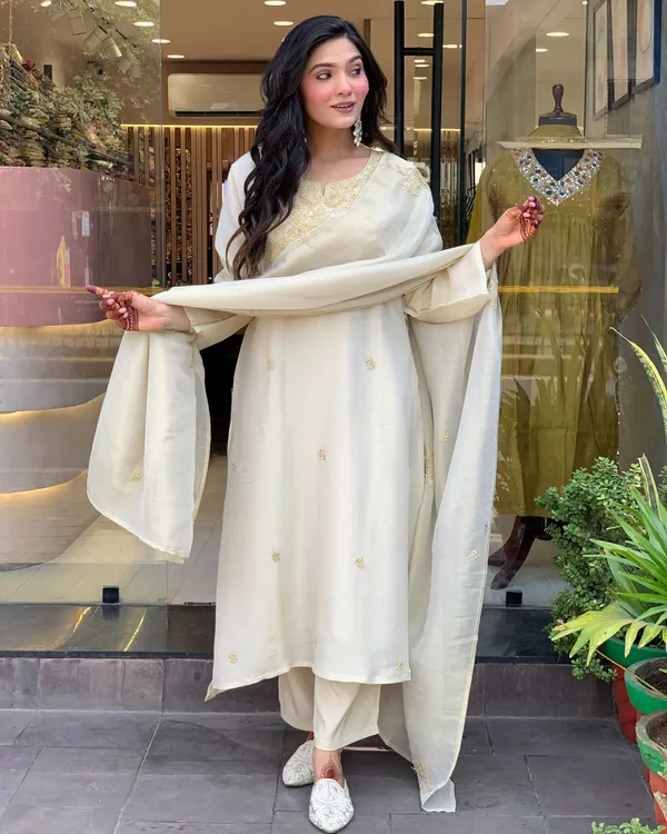 Off_White_Chanderi_Silk_Embroidered_Suit_Set_For_Women