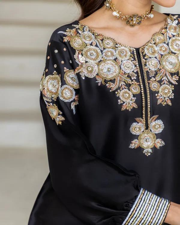 Crepe_Silk_Sequence_Embroidery_Festive_Suit_Set_For_Women