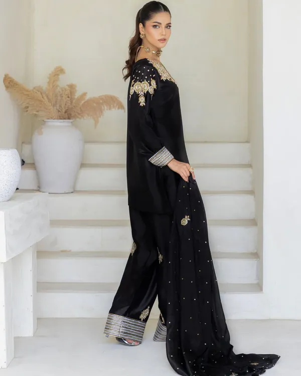Crepe_Silk_Sequence_Embroidery_Festive_Suit_Set_For_Women