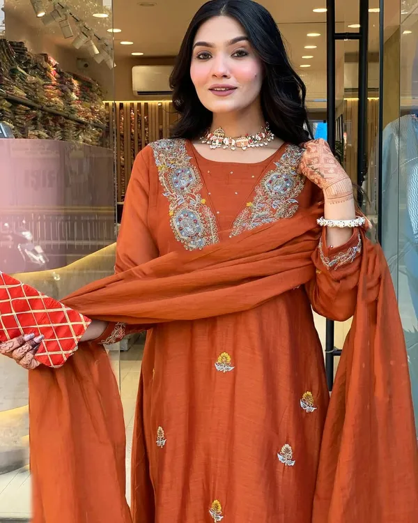 Vichitra_Silk_Sequence_Coding_Embroidered_Festive_Suit_Set_For_Women