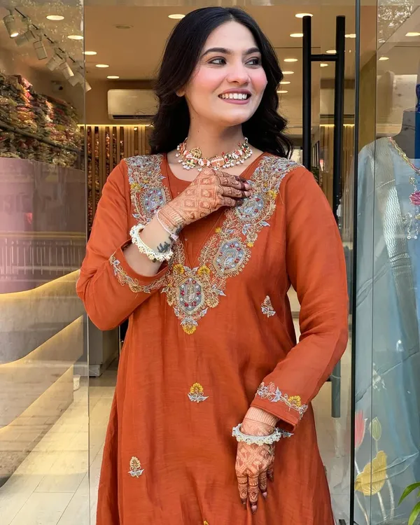 Vichitra_Silk_Sequence_Coding_Embroidered_Festive_Suit_Set_For_Women