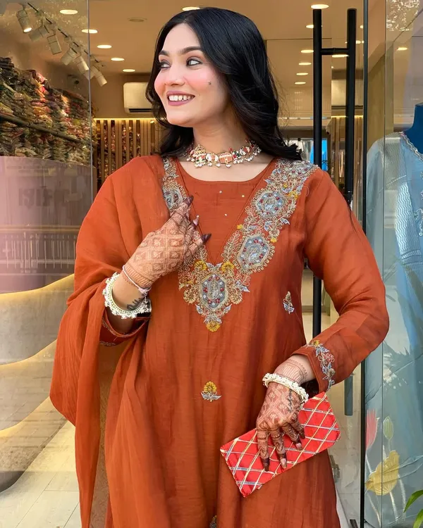 Vichitra_Silk_Sequence_Coding_Embroidered_Festive_Suit_Set_For_Women