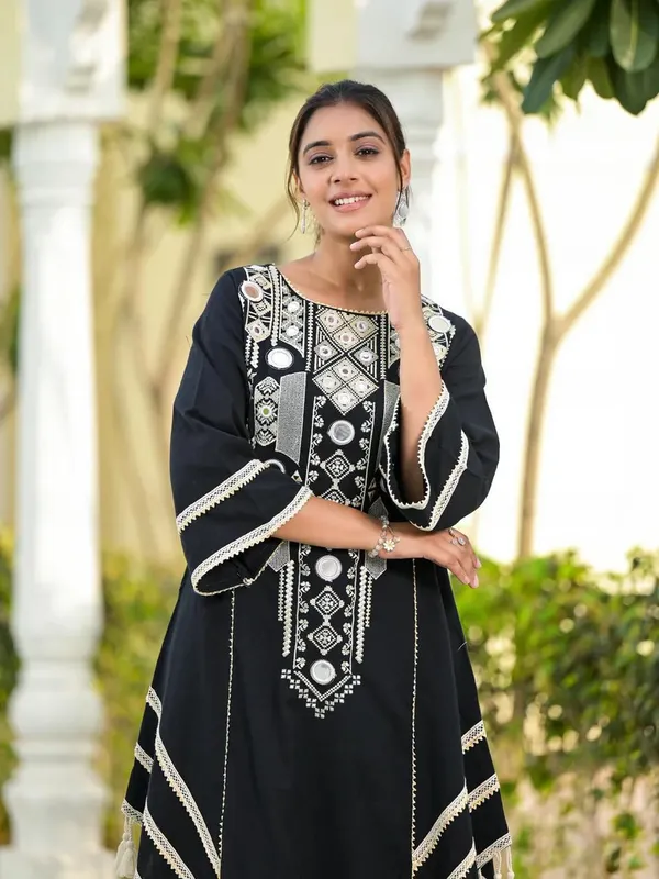 Black_Rayon_Cotton_Thread_Mirror_Work_Kurta_&_Palazzo_Set_For_Women