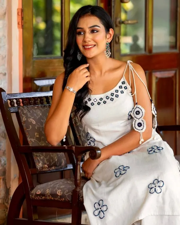 Floral_Roman_Silk_Shoulder_Starp_Kurti_Pant_&_Dupatta_For_Women