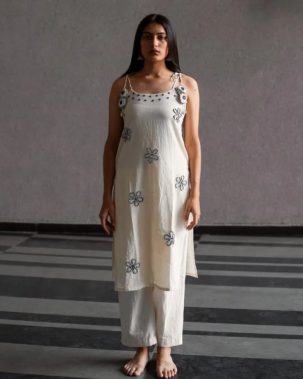 Floral_Roman_Silk_Shoulder_Starp_Kurti_Pant_&_Dupatta_For_Women