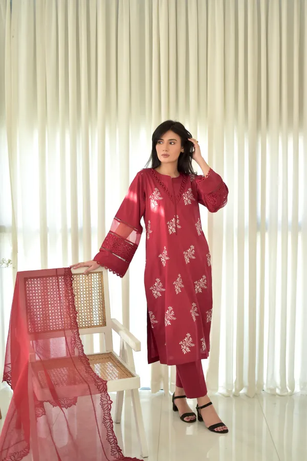 Maroon_Roman_Silk_Embroidered_Kurta_Pant_&_Dupatta_For_Women