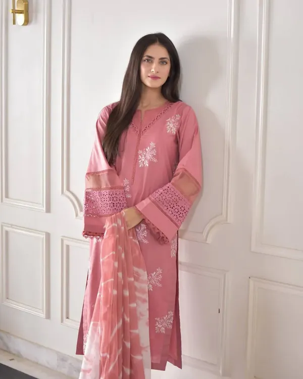 Pink_Pastel_Roman_Silk_Embroidered_Kurta_Pant_&_Dupatta_For_Women