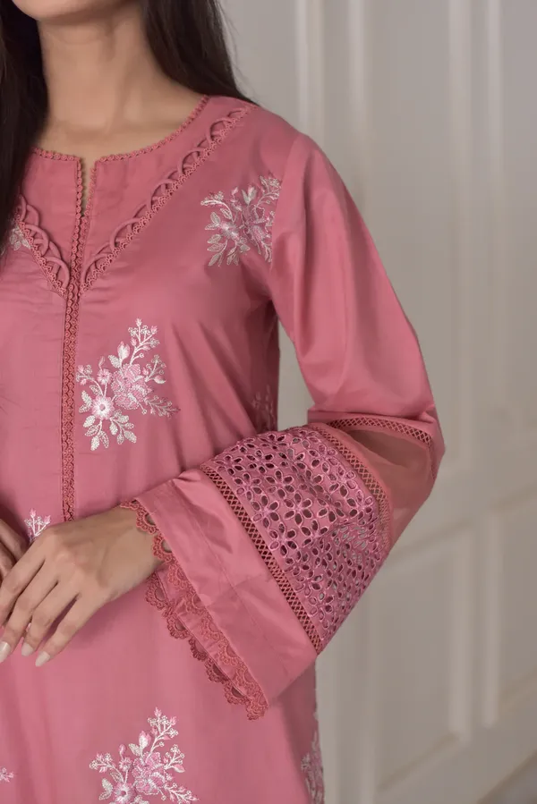 Pink_Pastel_Roman_Silk_Embroidered_Kurta_Pant_&_Dupatta_For_Women