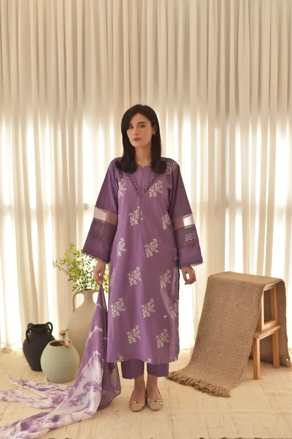 Amethyst_Roman_Silk_Embroidered_Kurta_Pant_&_Dupatta_For_Women