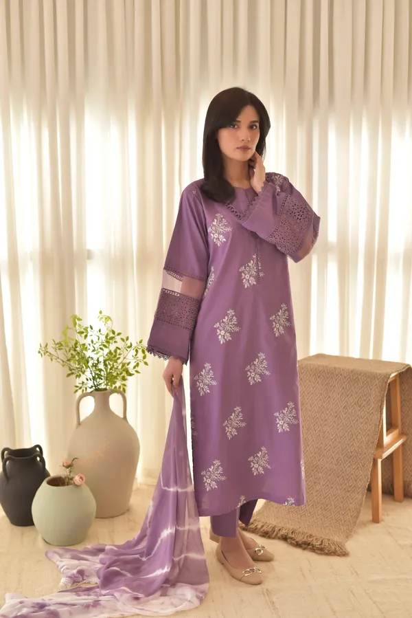 Amethyst_Roman_Silk_Embroidered_Kurta_Pant_&_Dupatta_For_Women